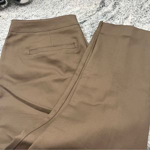 Fabulously Slimming by Chico's Crop Pants size 1